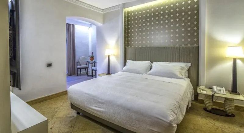 DOUBLE SUPERIOR Room, Romano Palace, Catania