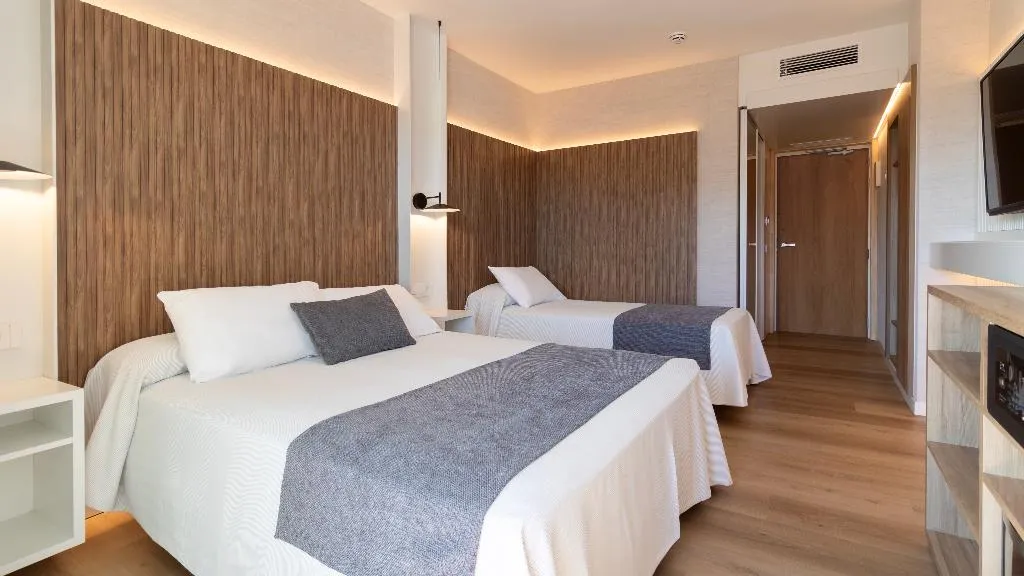 TRIPLE STANDARD Room, Golden Port Salou & Spa, Costa Dorada