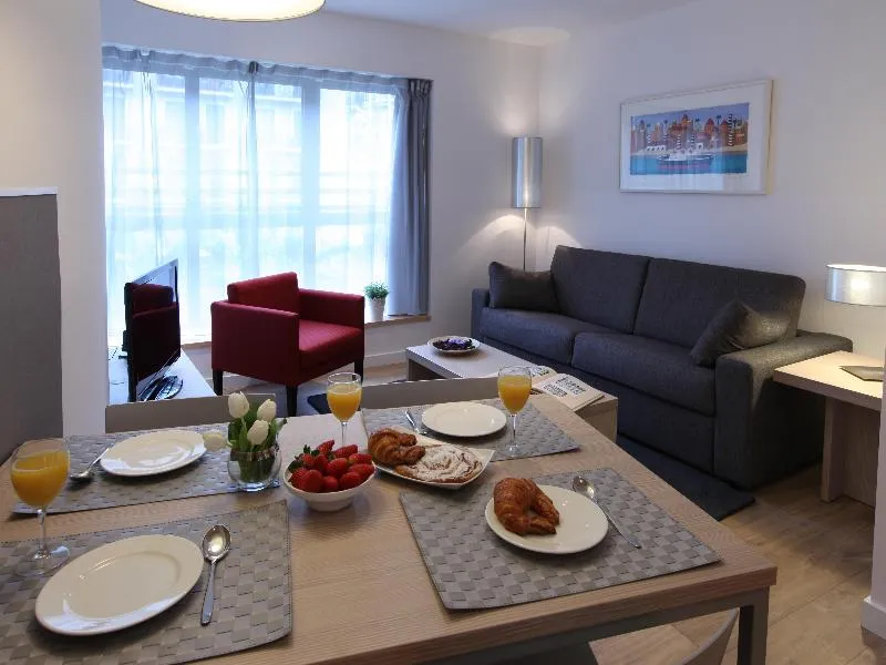 APARTMENT CAPACITY 4 TWO BEDROOMS Room, MH Apartments Urban, Barcelona