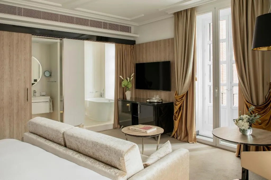 JUNIOR SUITE CONNECTING ROOM Room, Palacio de los Duques Gran Meliá, Madrid