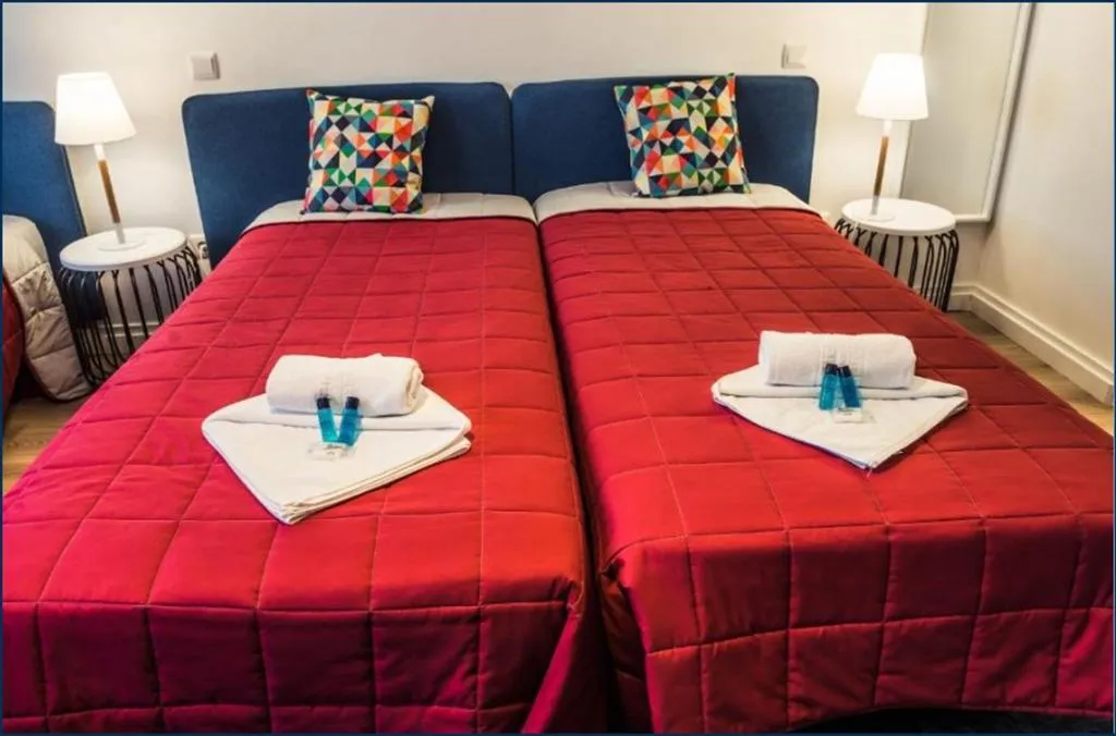 TRIPLE BASIC Room, In Barcelos Hostel & Guest House, Porto