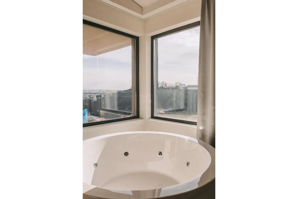 SUITE WITH JACUZZI Room, Lenscape Coterie, Porto