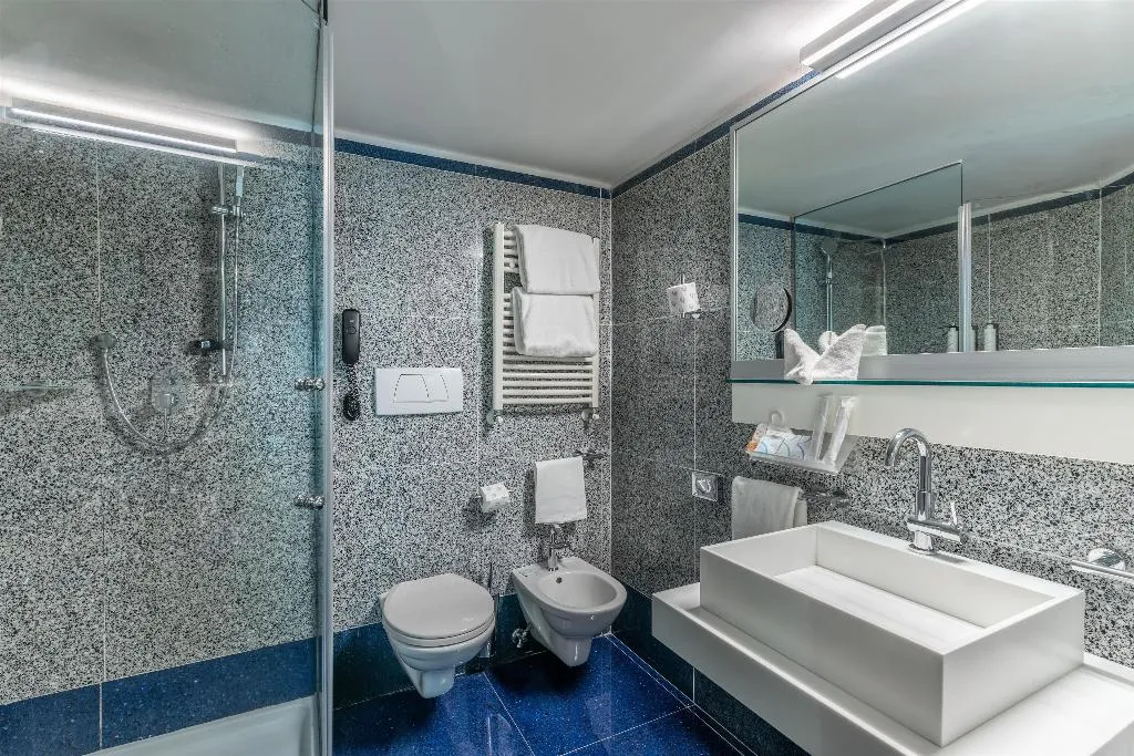 DOUBLE DELUXE KING BED Room, Best Western Plus Hotel Universo, Rome