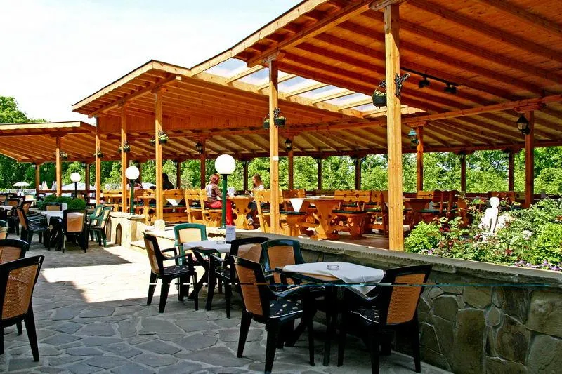 Terrace, Kini Park, Varna