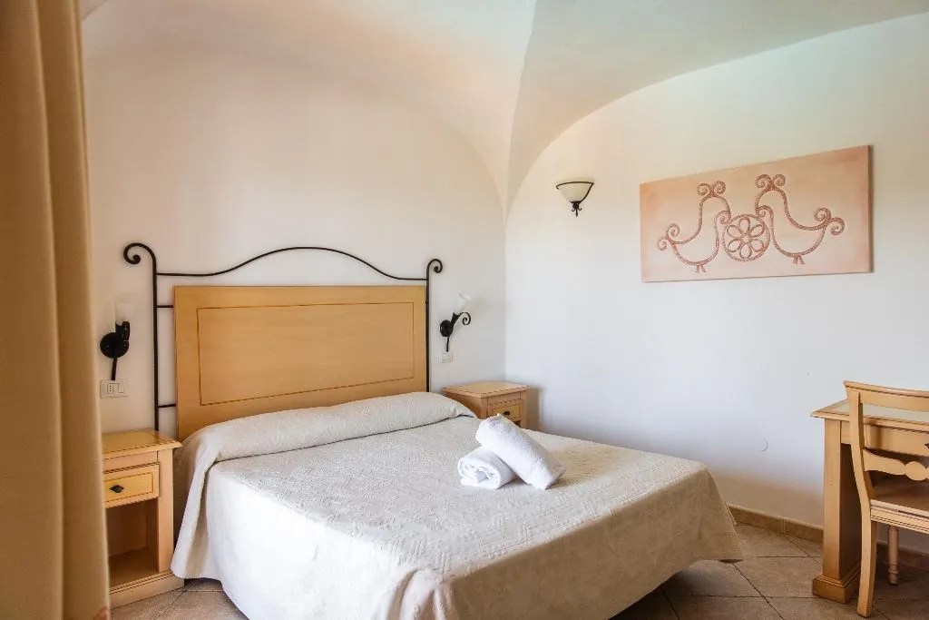 QUADRUPLE GRAND DELUXE Room, Hotel Pedra Santa, Olbia