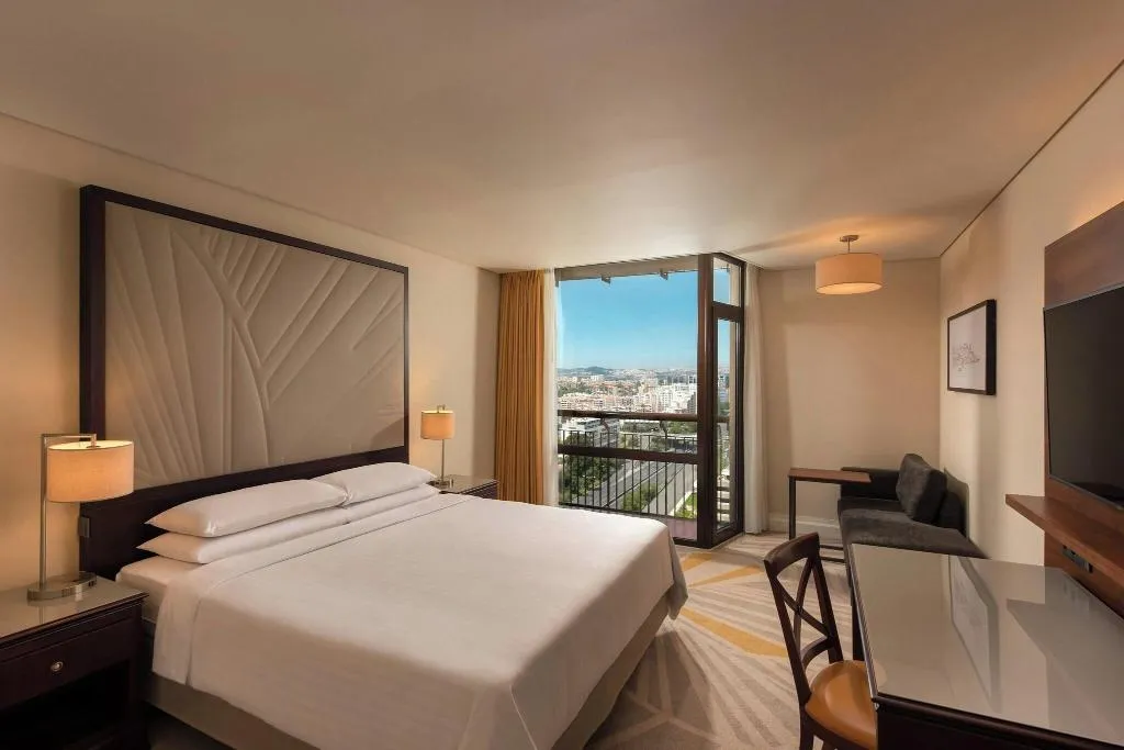 DOUBLE EXECUTIVE KING BED Room, Marriott Hotel Lisbon, Lisbon