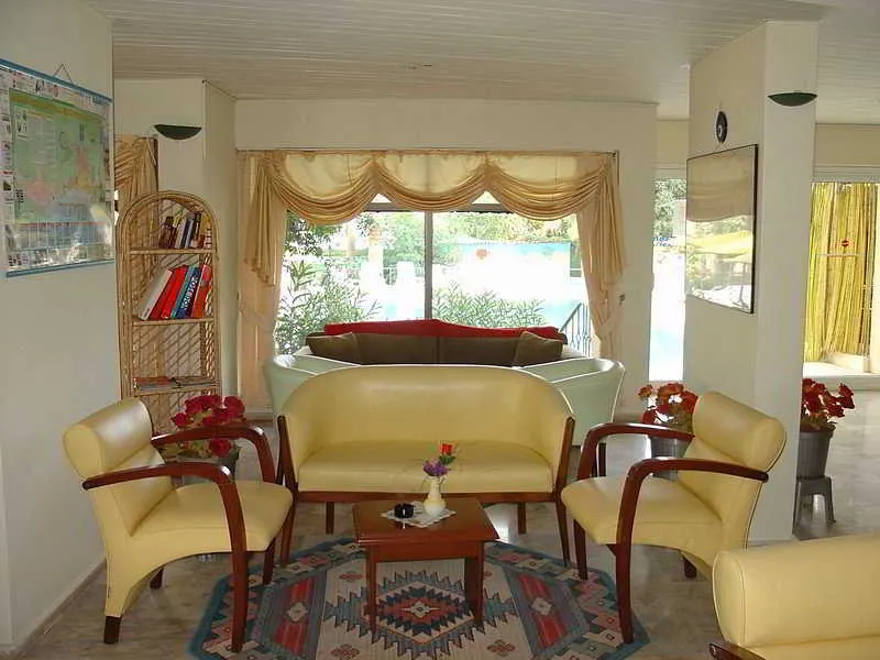 Lobby, Amos, Dalaman