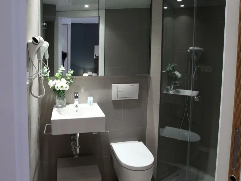 APARTMENT CAPACITY 2 ONE BEDROOM Room, MH Apartments Urban, Barcelona