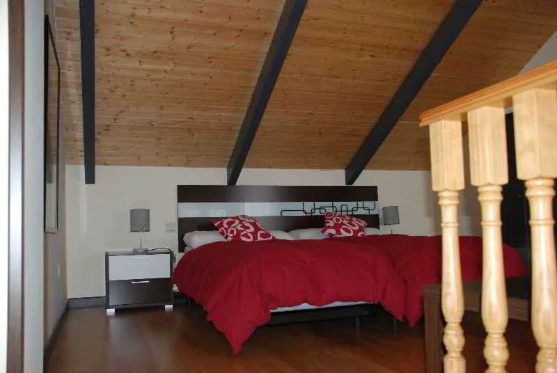 Room, Soterraña, Madrid