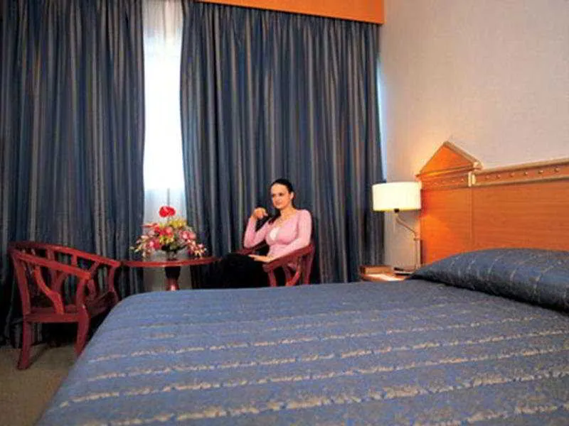 Room, Coral Oriental Dubai, Dubai