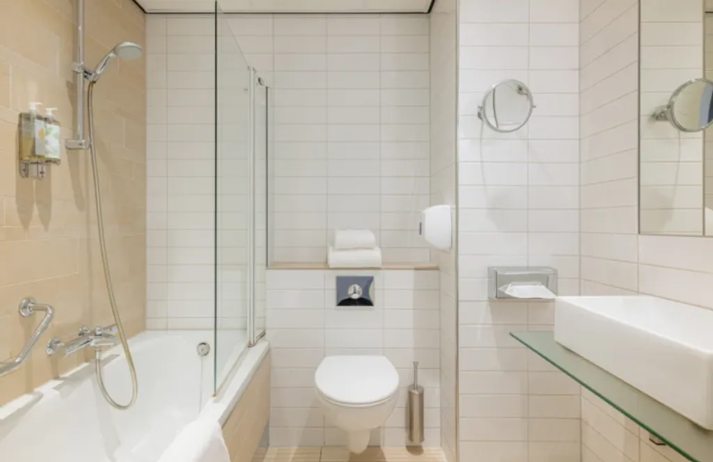 DOUBLE SUPERIOR Room, Leonardo Eden Hotel Amsterdam City Center, Amsterdam
