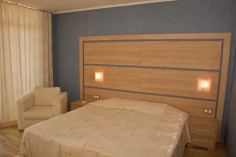 Room, Perla, Bourgas