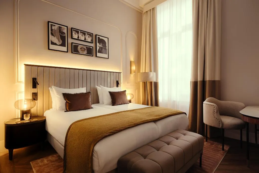 TWIN DELUXE Room, The Manor Amsterdam, Amsterdam