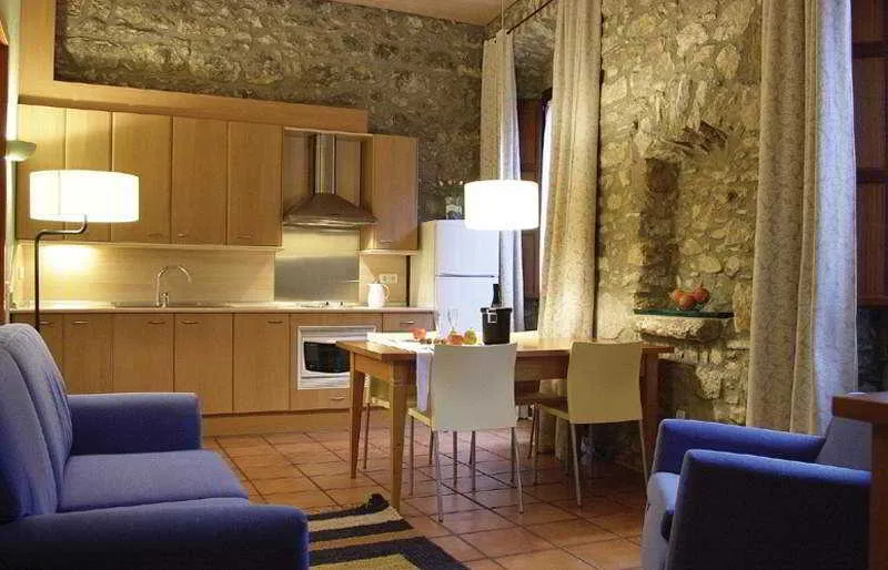 Room, Hap-Dreams, Costa Brava