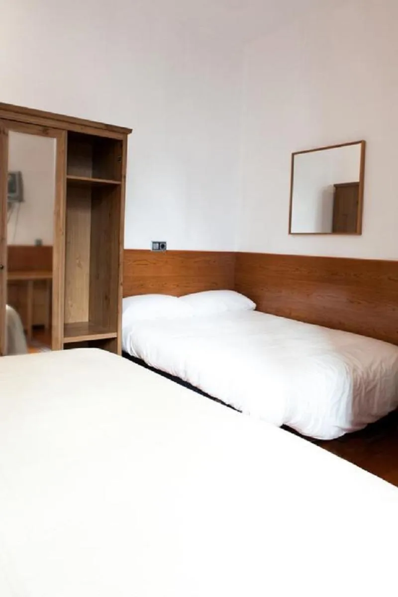 QUADRUPLE STANDARD Room, Studios Pelayo, Barcelona