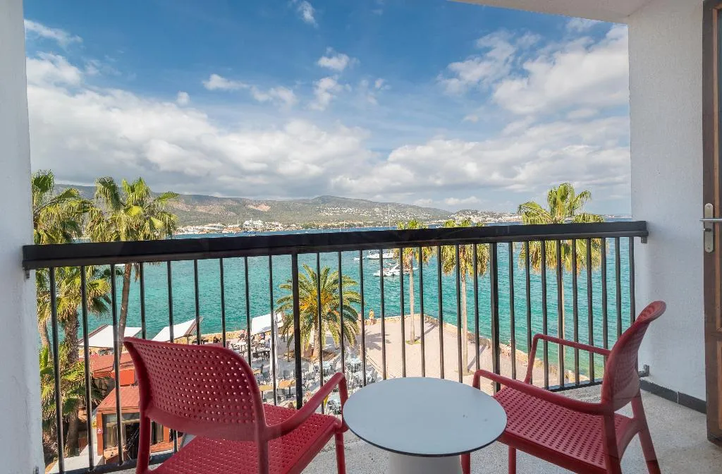 DOUBLE DELUXE SEA VIEW Room, Leonardo Royal Hotel Mallorca, Majorca