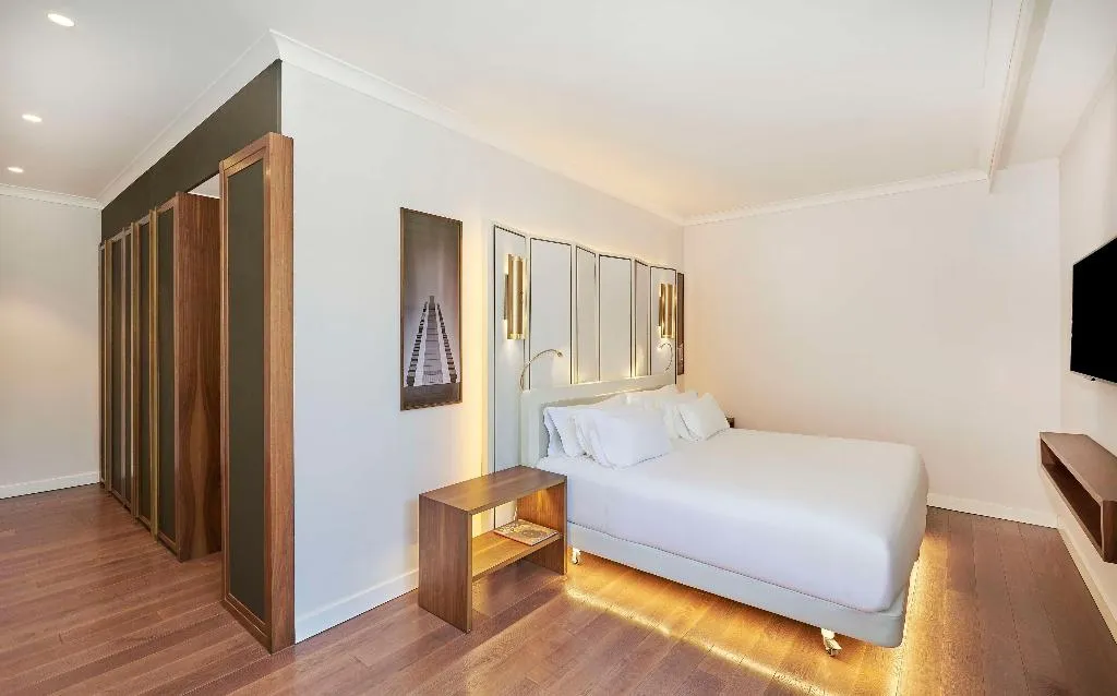 Room, NH Collection Madrid Eurobuilding, Madrid