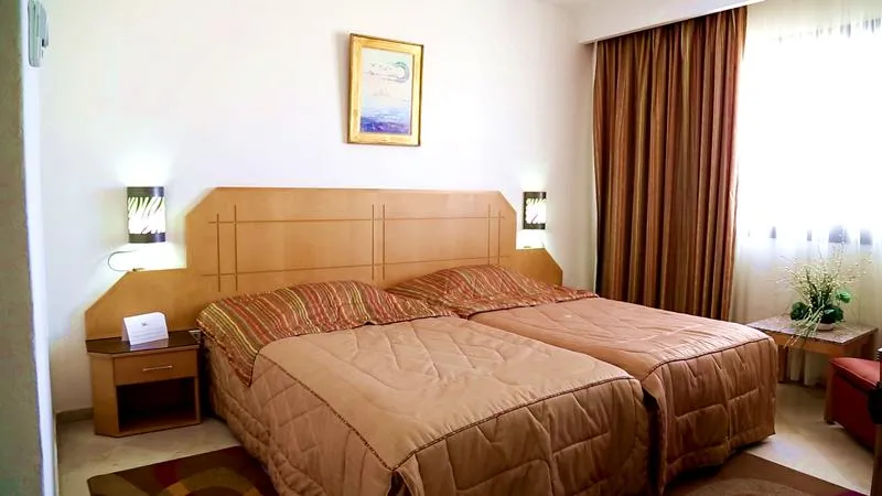 TRIPLE STANDARD Room, Diplomat Hotel, Tunisia