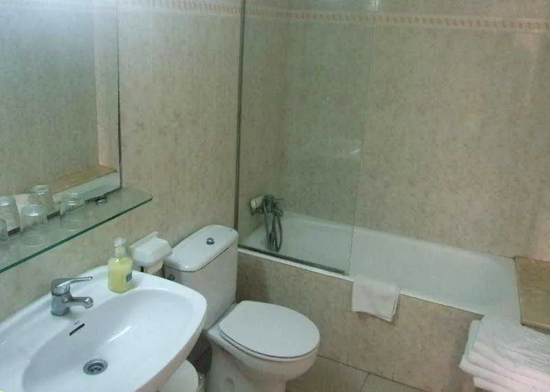Room, Montserrat, Costa Brava