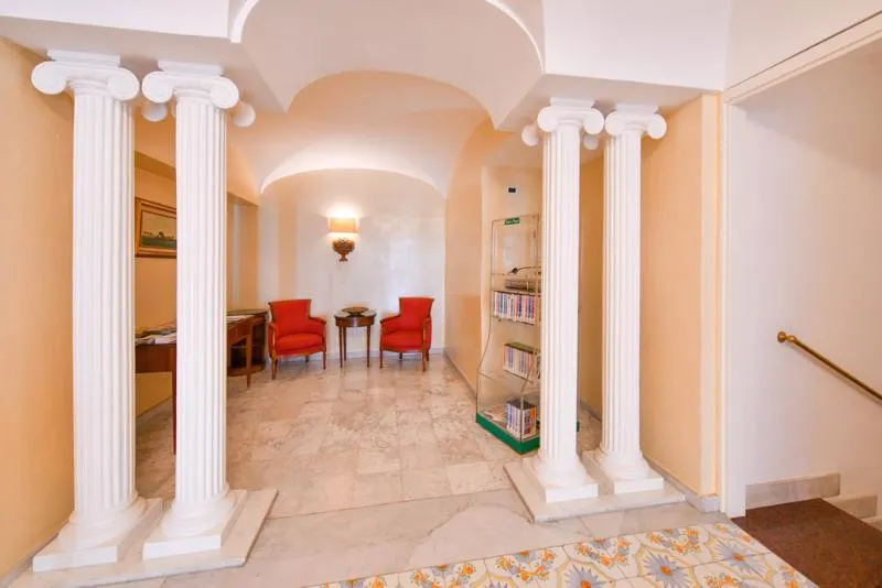 Lobby, Grand Hotel Terme Di Augusto, Naples