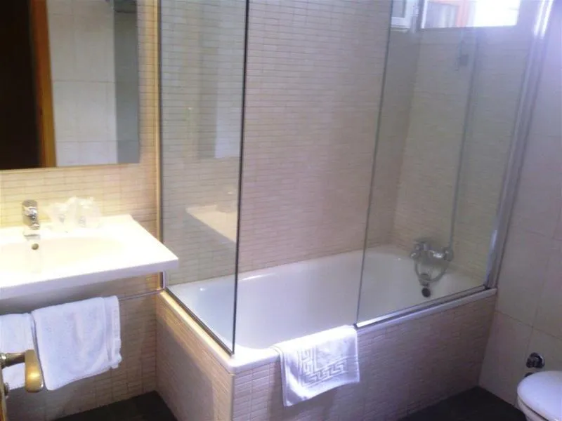 TWIN STANDARD Room, Goya, Seville