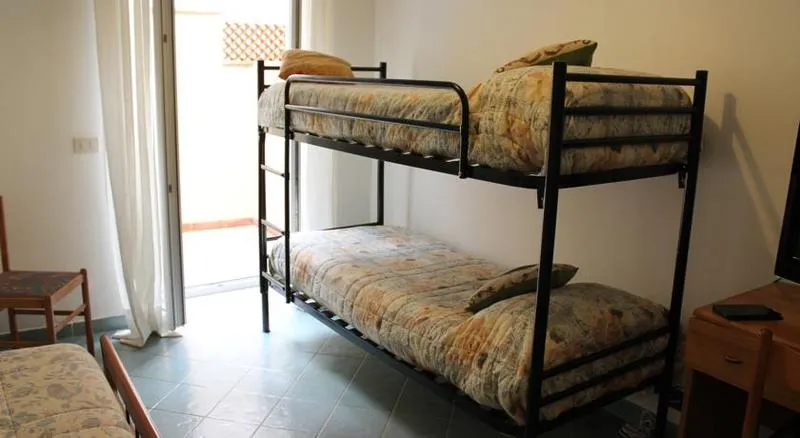 QUADRUPLE STANDARD Room, Esperia, Naples