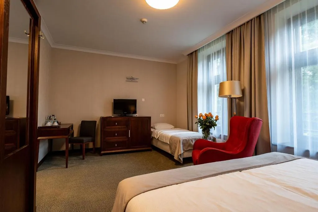 TRIPLE BASIC Room, Hotel Grand Sal, Krakow