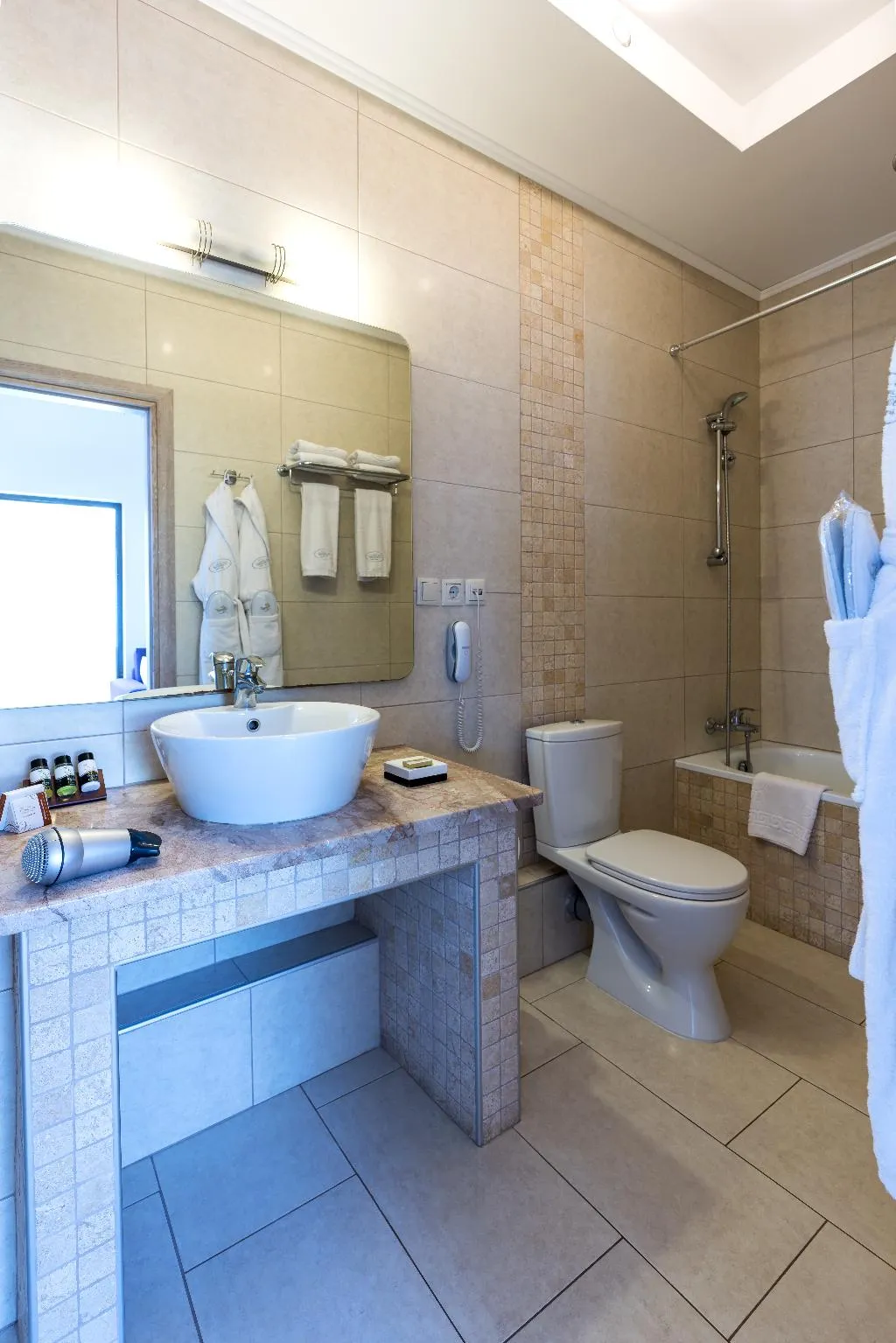 SUITE LUXURY Room, Greek Pride Cronwell Rahoni, Thessaloniki