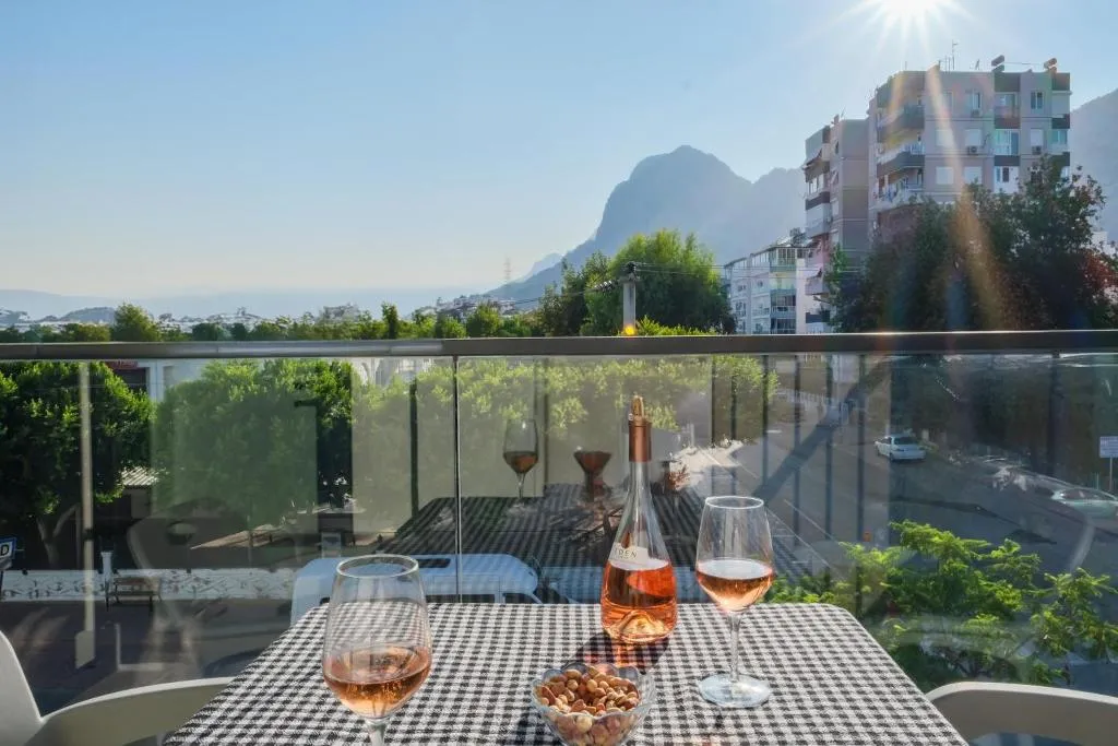 DOUBLE DELUXE WITH BALCONY Room, Rudblu Suites, Antalya