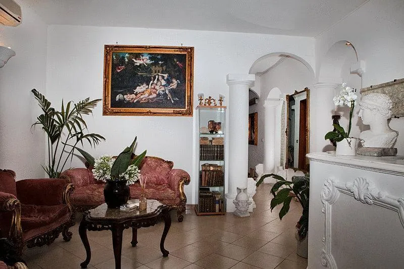 Lobby, Bussola di Hermes, Naples