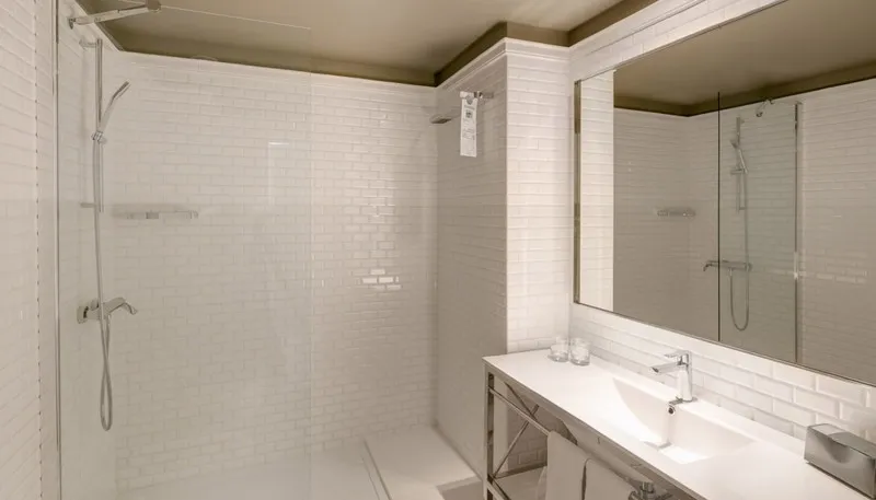 DOUBLE SUPERIOR Room, Granvia, Barcelona