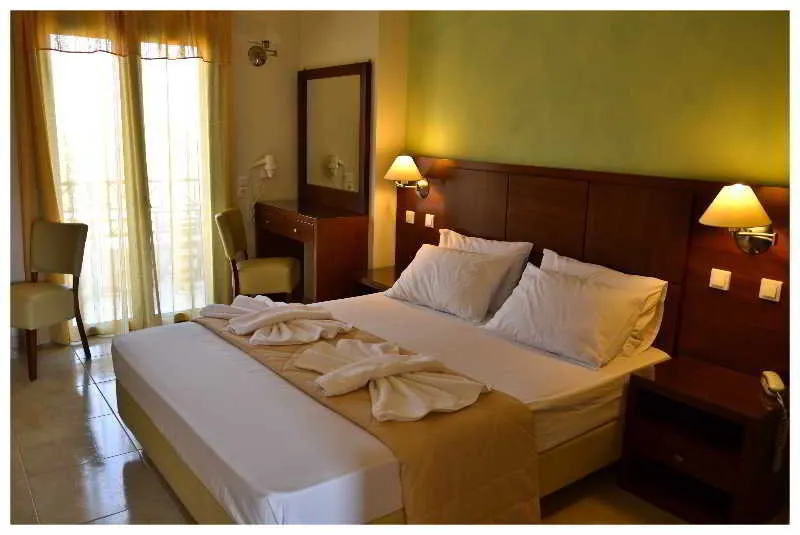 Room, Alex, Rhodes