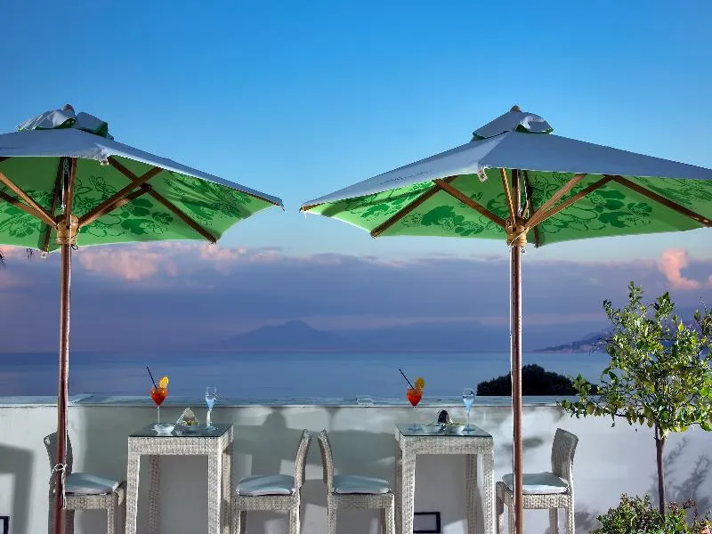 Terrace, Luxury Villa Excelsior Parco, Naples