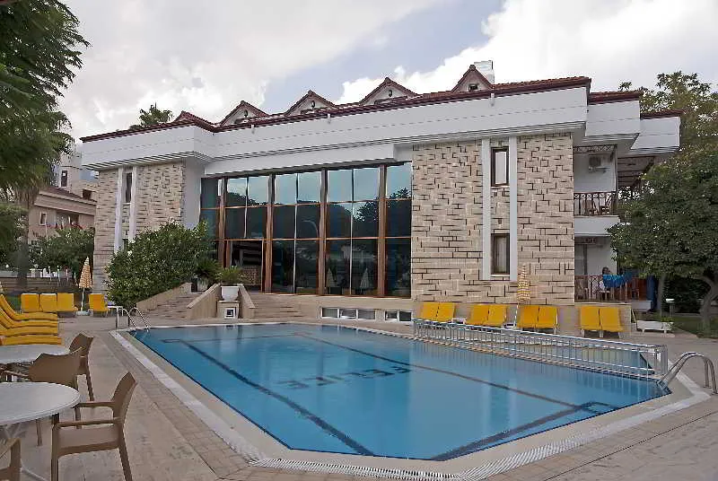 Pool, Felice, Antalya