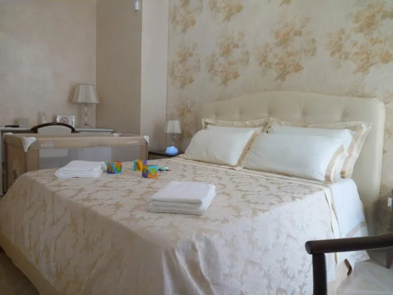 DOUBLE DELUXE WITH BALCONY Room, Daphnae House, Catania