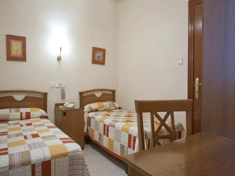 Room, Hostal Maria Luisa, Madrid