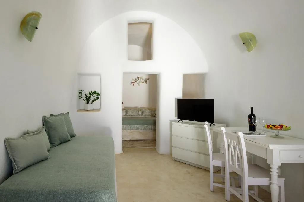 FAMILY ROOM STANDARD Room, Fanari Villas, Santorini