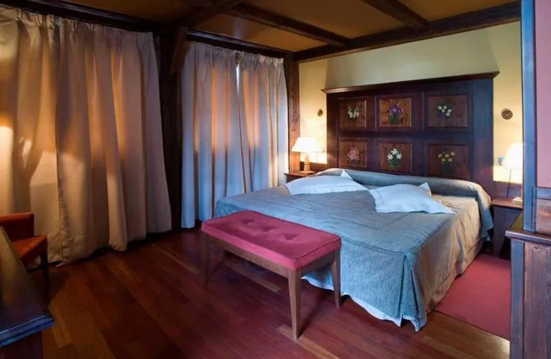 Double or Twin SUPERIOR Room, Hospital de Benasque, Barcelona