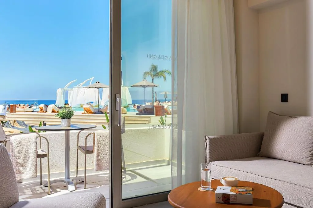 Room, Enorme Santanna Island, Crete