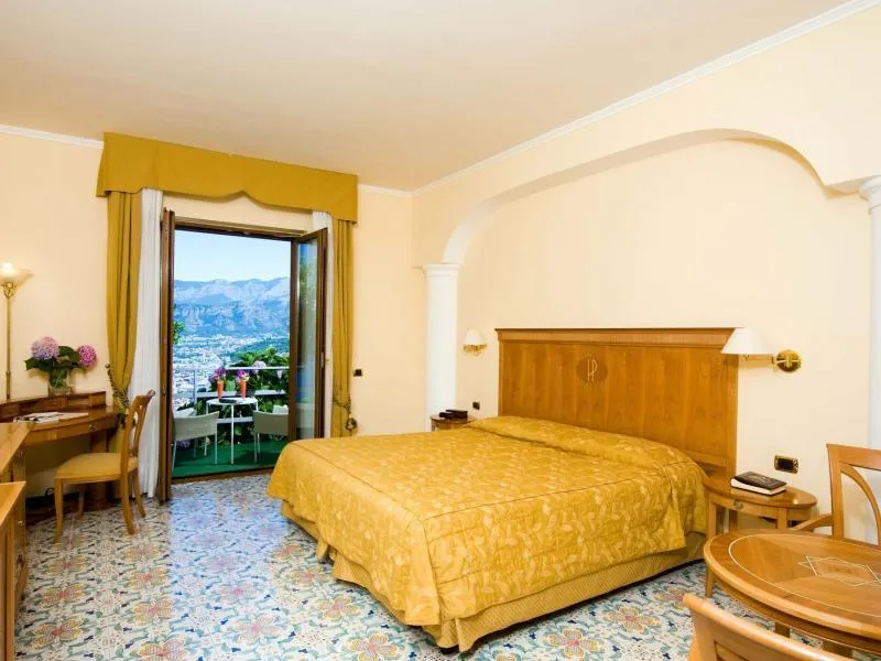 Double or Twin SEA VIEW WITH BALCONY Room, President, Naples