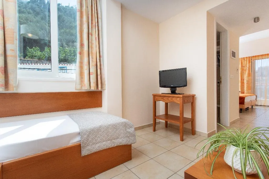 FAMILY ROOM SEA VIEW Room, Pantheon City Hotel, Athens