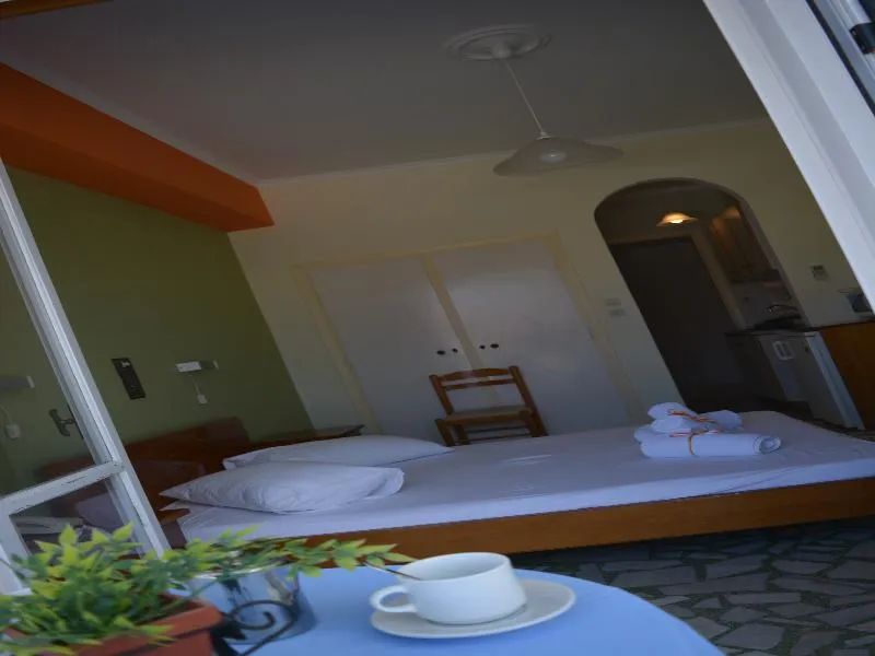 STUDIO CAPACITY 2 Room, Montes Studios & Apartments, Zante
