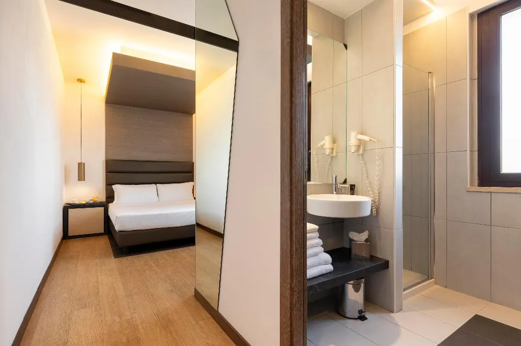 General view, WarmtHotel, Rome