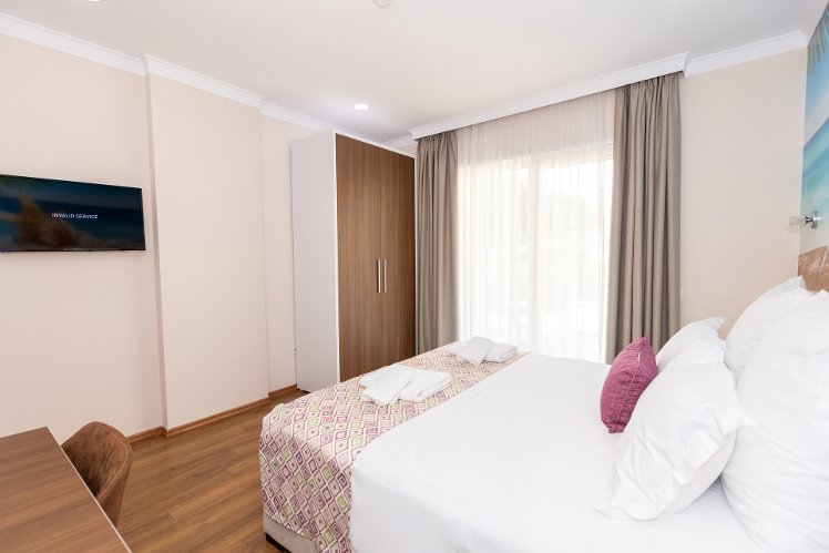 Hotel Britania, Kavaje
