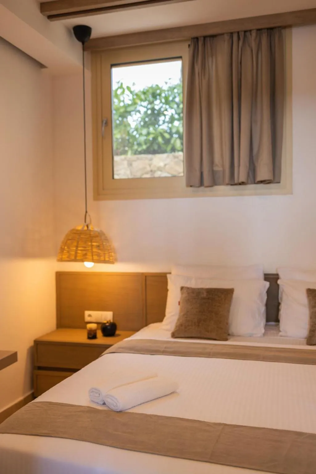 DOUBLE KING SIZE BED Room, Sanimar By Mono Alex, Thessaloniki