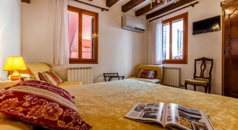 DOUBLE WITH SHARED BATHROOM Room, Hotel Ariel Silva, Venice