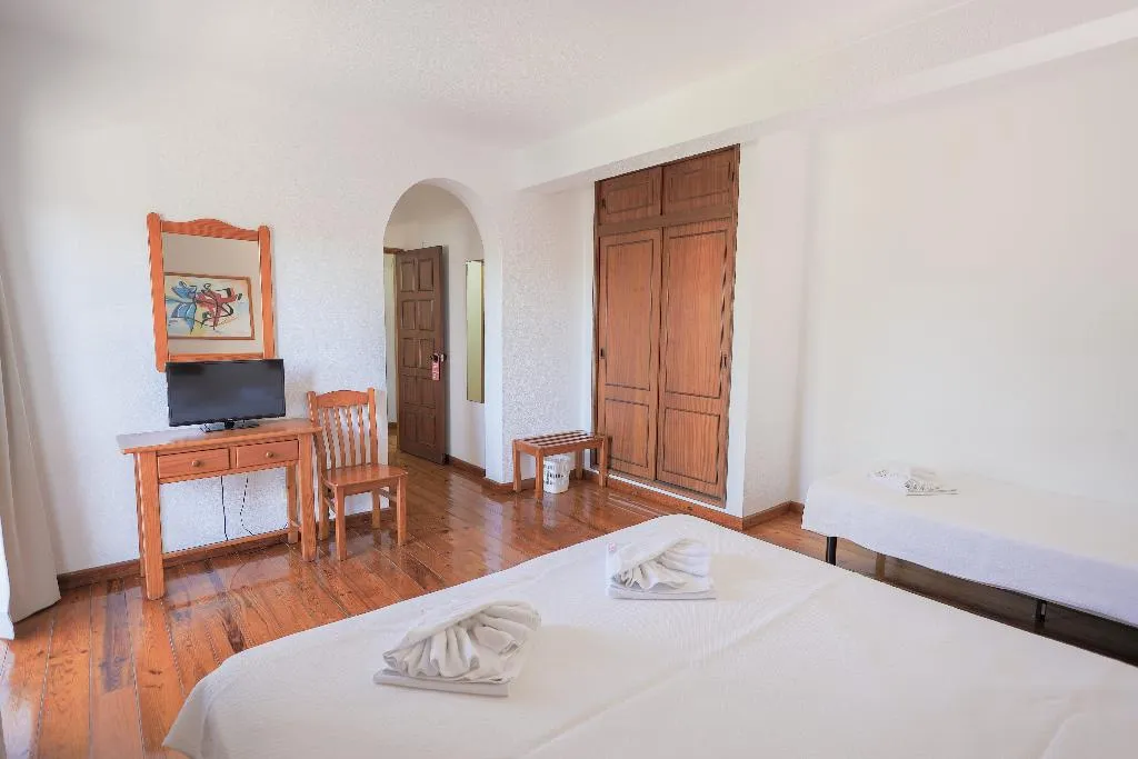 TRIPLE CLASSIC Room, Portimao Center Hotel by Umbral, Algarve