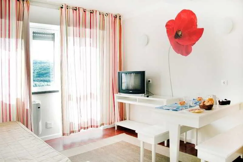 APARTMENT CAPACITY 4 TWO BEDROOMS Room, Sintra Sol Apartamentos Turisticos, Lisbon