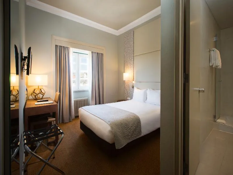 Double or Twin STANDARD Room, Miraparque, Lisbon