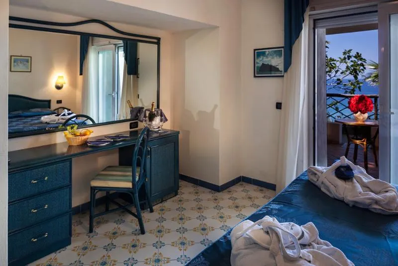 DOUBLE COMFORT SEA VIEW Room, Sorriso Thermae Resort & Spa, Naples